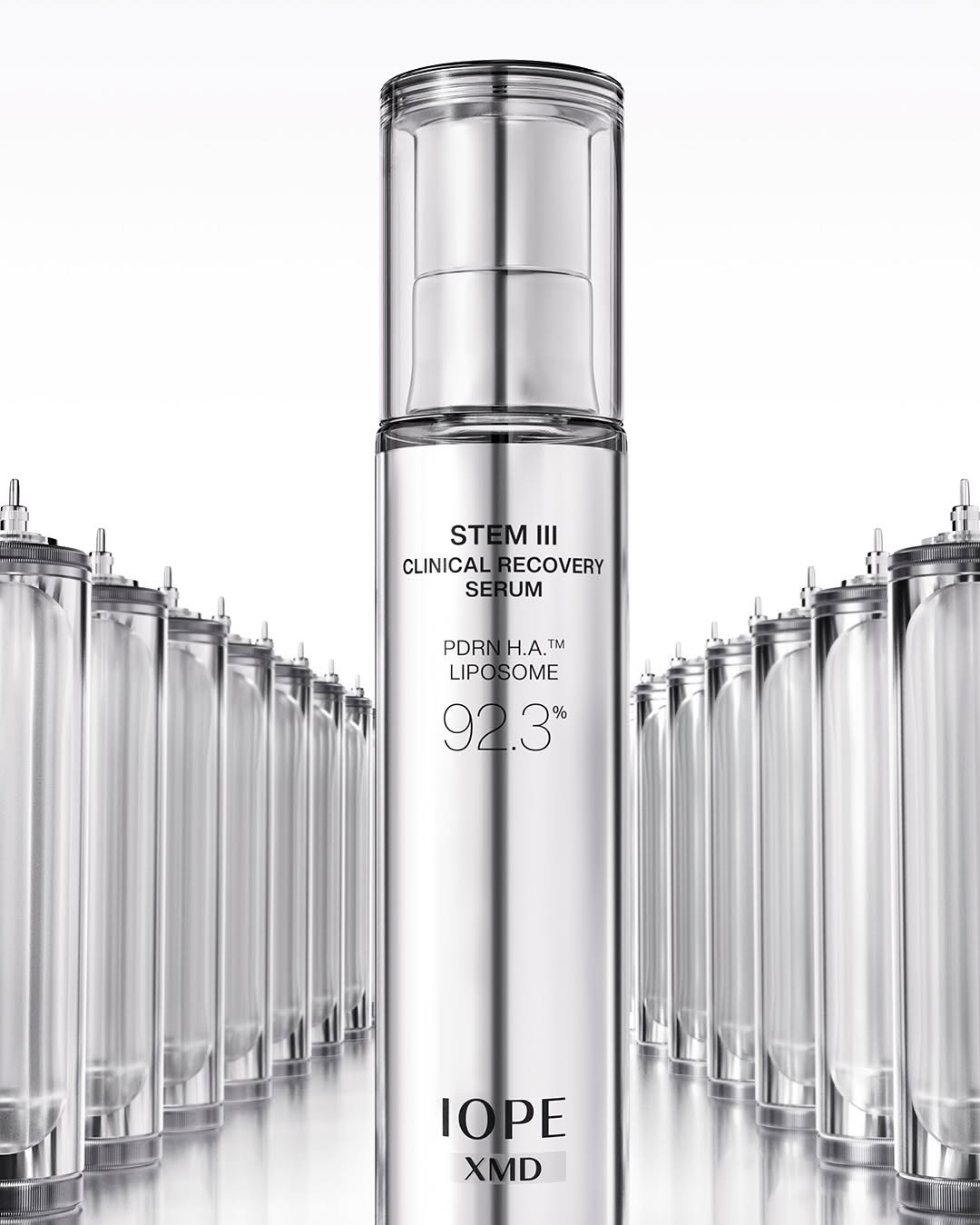 Photo by 아이오페 ɪᴏᴘᴇ on July 28, 2025. May be an image of fragrance, cosmetics, perfume, bottle and text that says 'STE M Ⅲ CLINICALRECOVERY CLINICAL RECOVERY SERUM SE UM PDRI PDRNH.A.M H.A. LIPOSOME LIPO SOME 92 92.3* % % IOPE XMD MD'.
