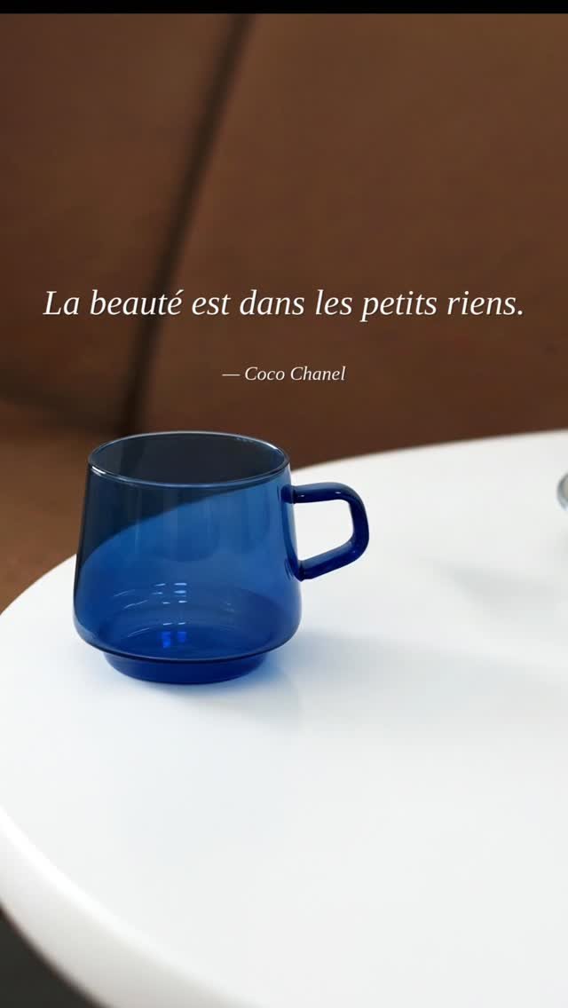 ioua.official 게시물 이미지: .
“La beauté est dans les petits riens.”
아름다움은...
