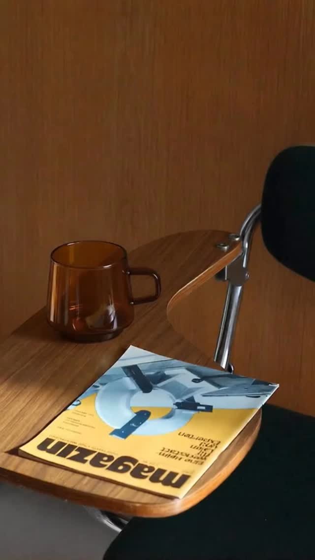 ioua.official 게시물 이미지: .
오래된 형태가 주는 안도감.
매일 손에 쥐는 것이라면, 더욱.

뉴 프렌치...