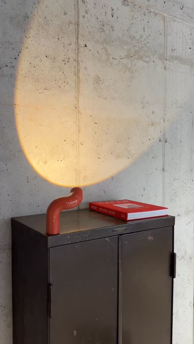 ioua.official 게시물 이미지: .
가을비가 오는 저녁에는
웜톤의 조명으로
아늑한 시간을 만들어 보세요

엘보겐...