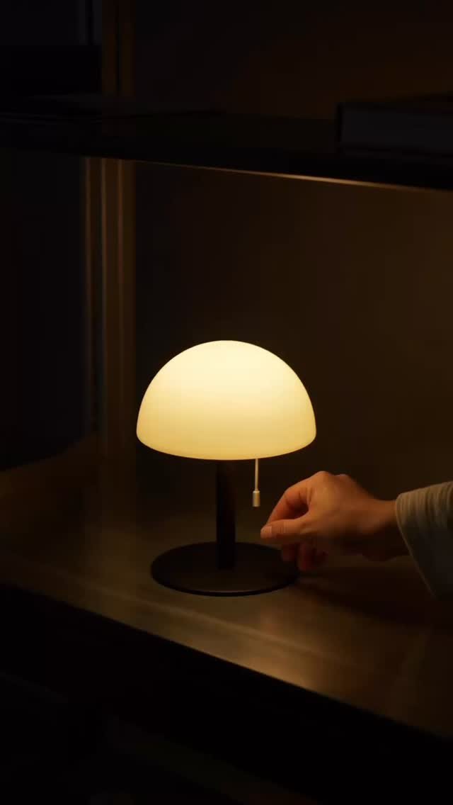 ioua.official 게시물 이미지: .
가을의 로맨틱한 저녁시간을
올드돔 램프와 함께.

올드돔 LED 무선 램프...