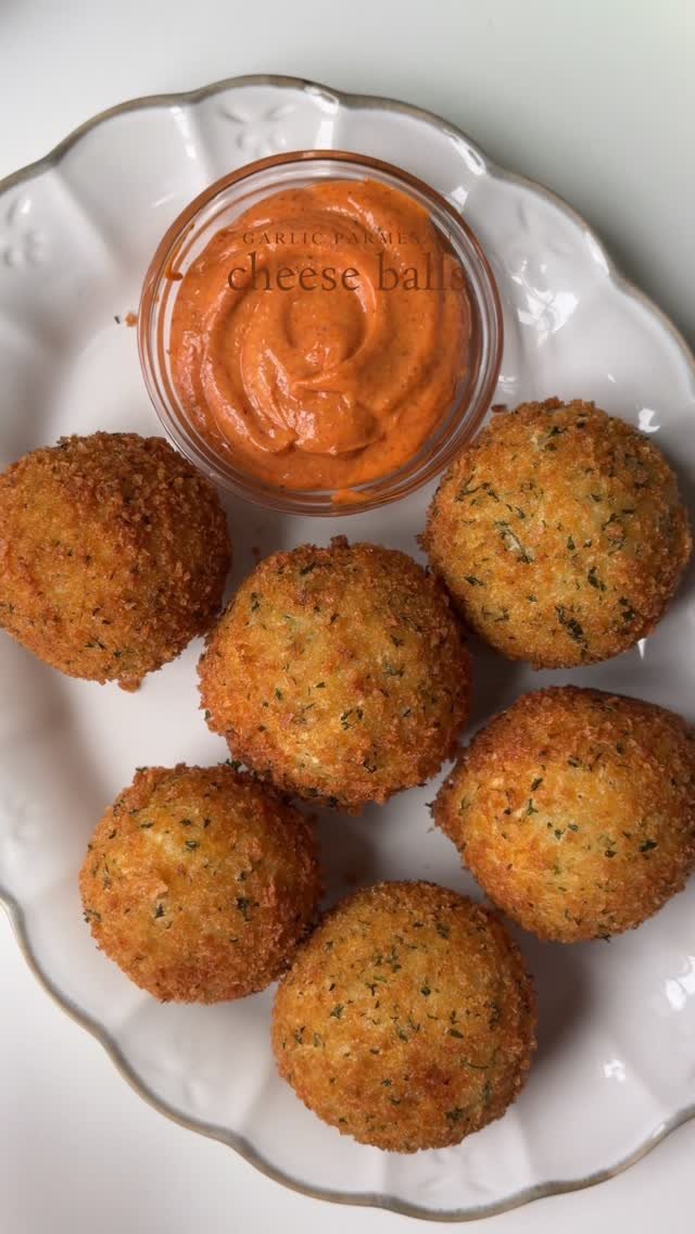 iramsfoodstory 게시물 이미지: Garlic parmesan cheese balls 

Ingredients
 
4...