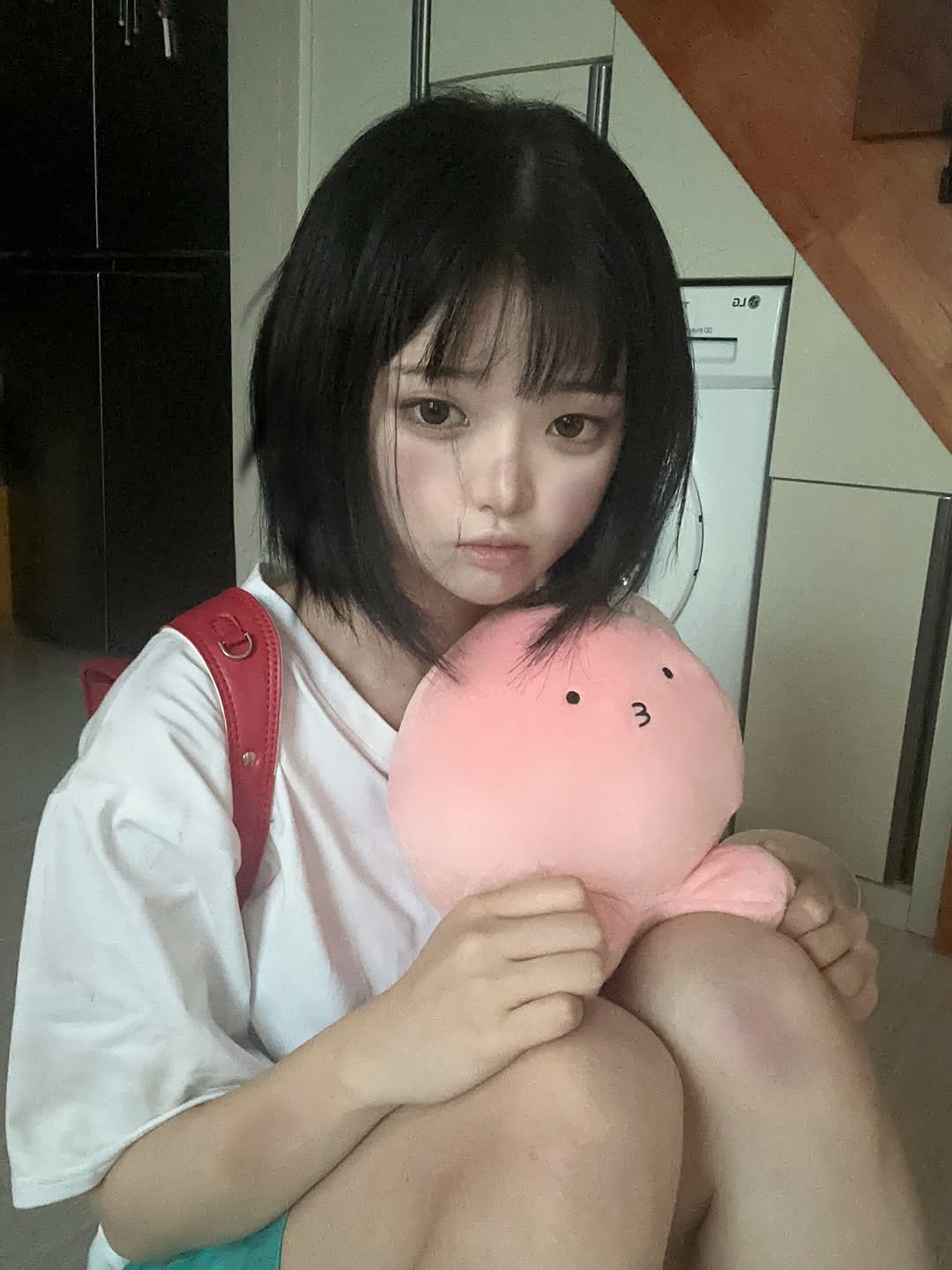 Photo by 네오 on September 16, 2025. May be an image of 1 person, hair and text.