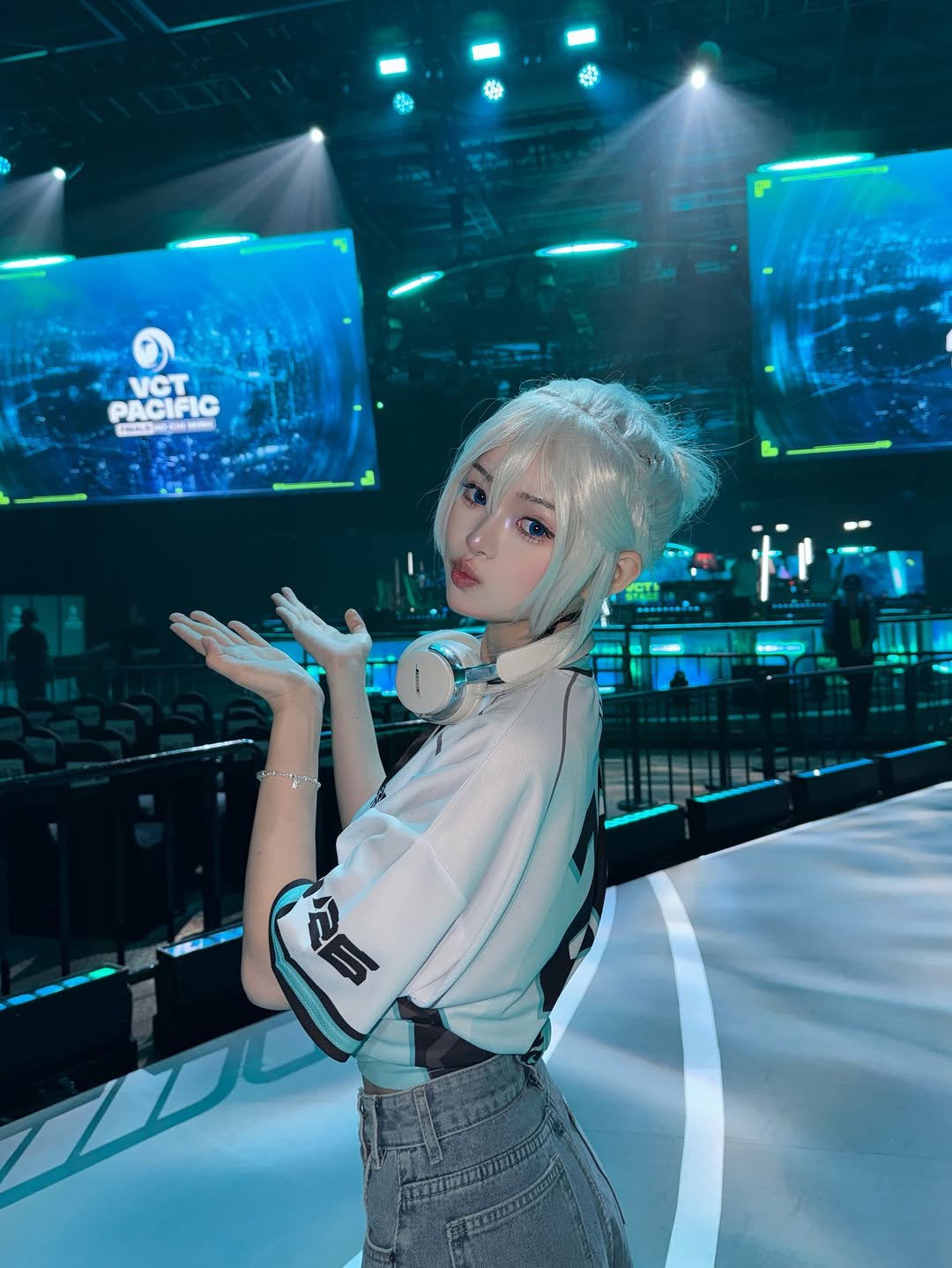 iroiro_0000 게시물 이미지: 호치민 경기장에 제트 등장🪶

@valorantesportskr ...