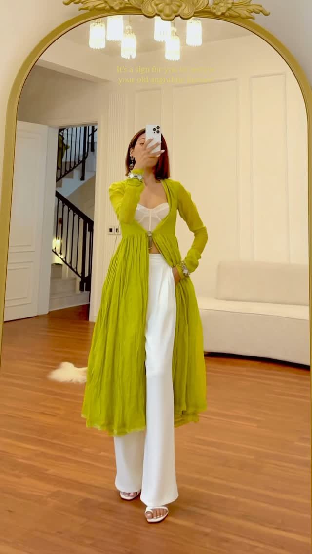 ishaborah 게시물 이미지: How I restyle my old angrakha kurta 💚
Corset...