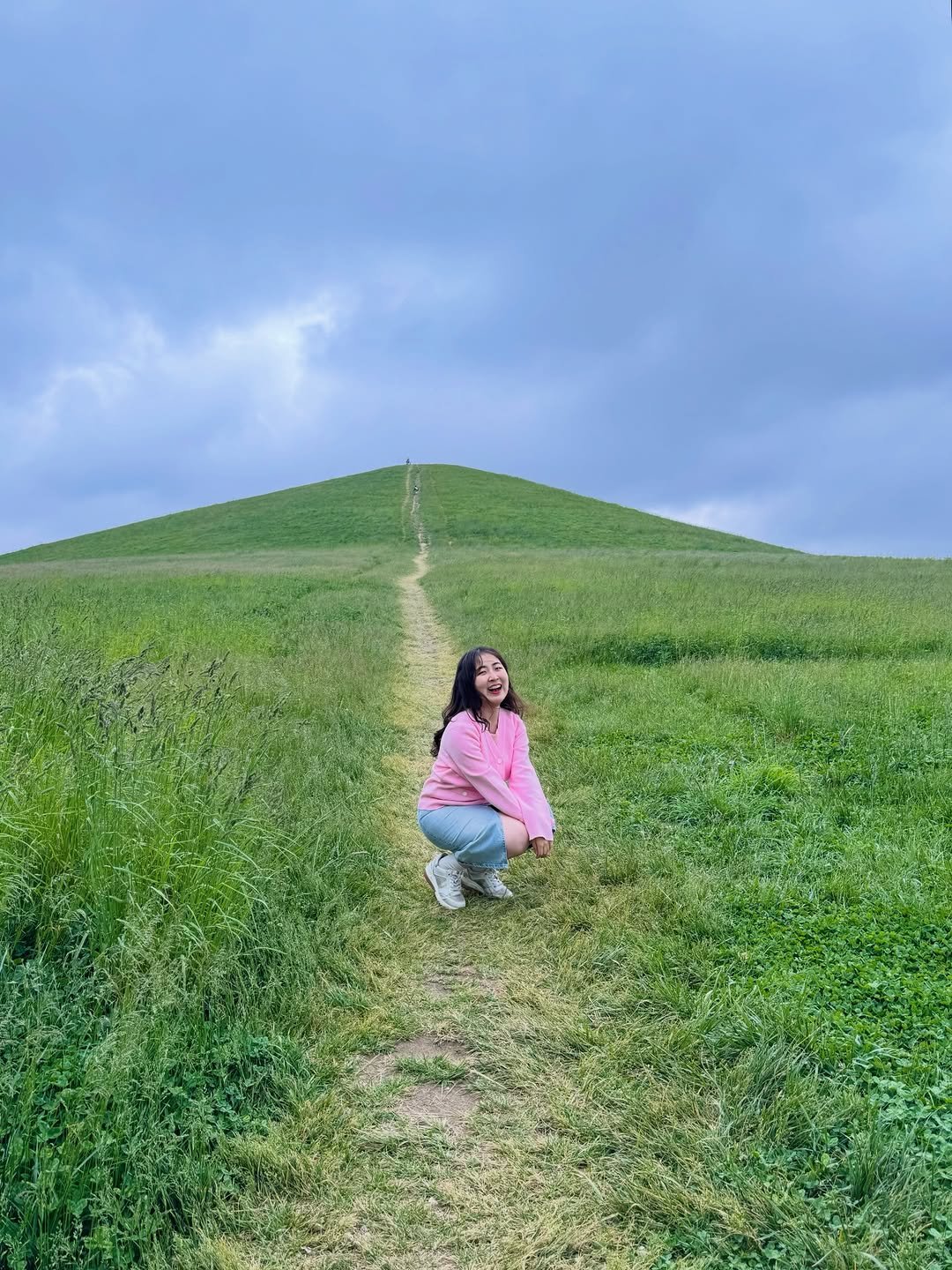 Photo by 최이솔 • Isol Choe on March 20, 2026. May be an image of grass and text.