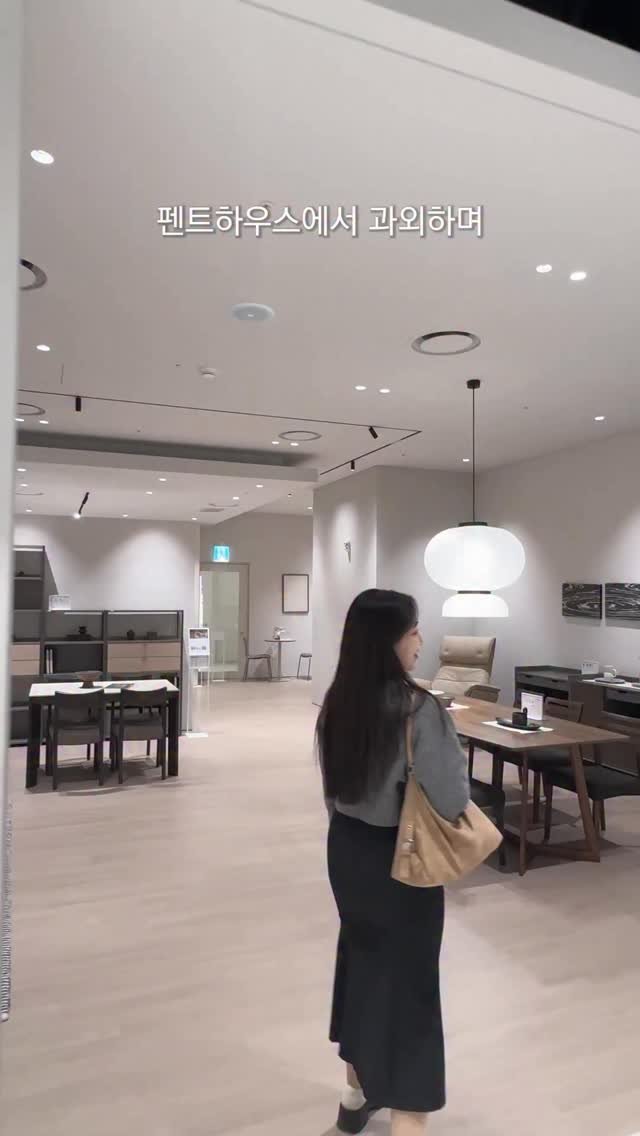 isolchoe 게시물 이미지: 펜트하우스에서 과외하며 깨달은 것.

돈이 많으면 즐거운 경험을 많이 할 수도...