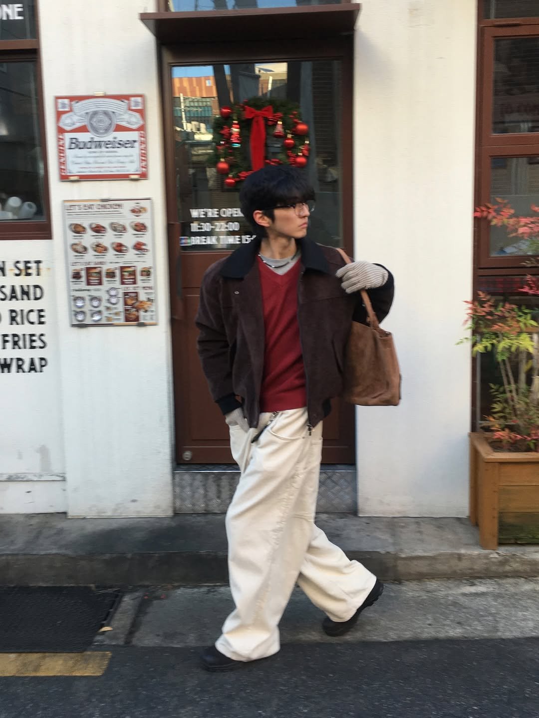 Photo by 정재훈 | CAON on December 08, 2025. May be an image of duffle coat, overcoat, parka and text.