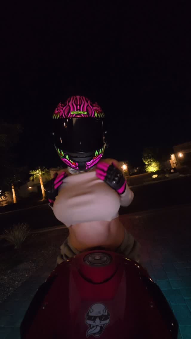 itskarlianne 게시물 이미지: night ride?💕…
•
•
•
#bike #biker #bikerlife...