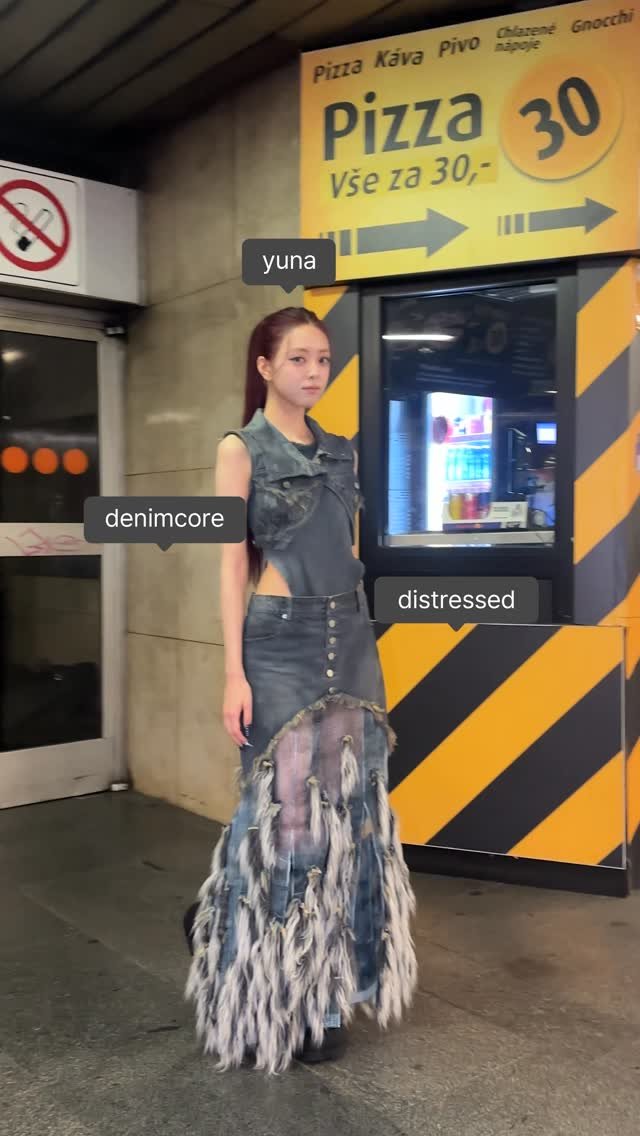 itzy.all.in.us 게시물 이미지: SCANNING... 𝄃𝄂𝄀𝄁𝄃𝄂𝄂𝄃

#ITZY #YUNA #ITZY_TUNNELVISION