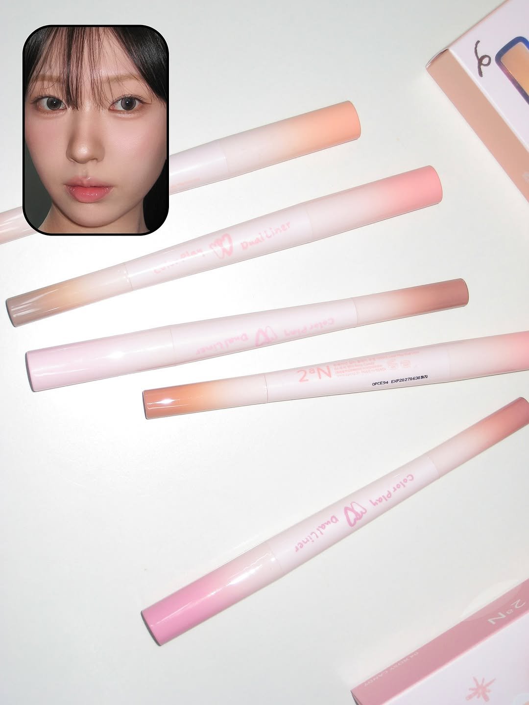 Photo shared by 믾의 minhee on August 07, 2025 tagging @2an_official. May be an image of 1 person, makeup, lipstick, eyeliner, cosmetics, brush and text.