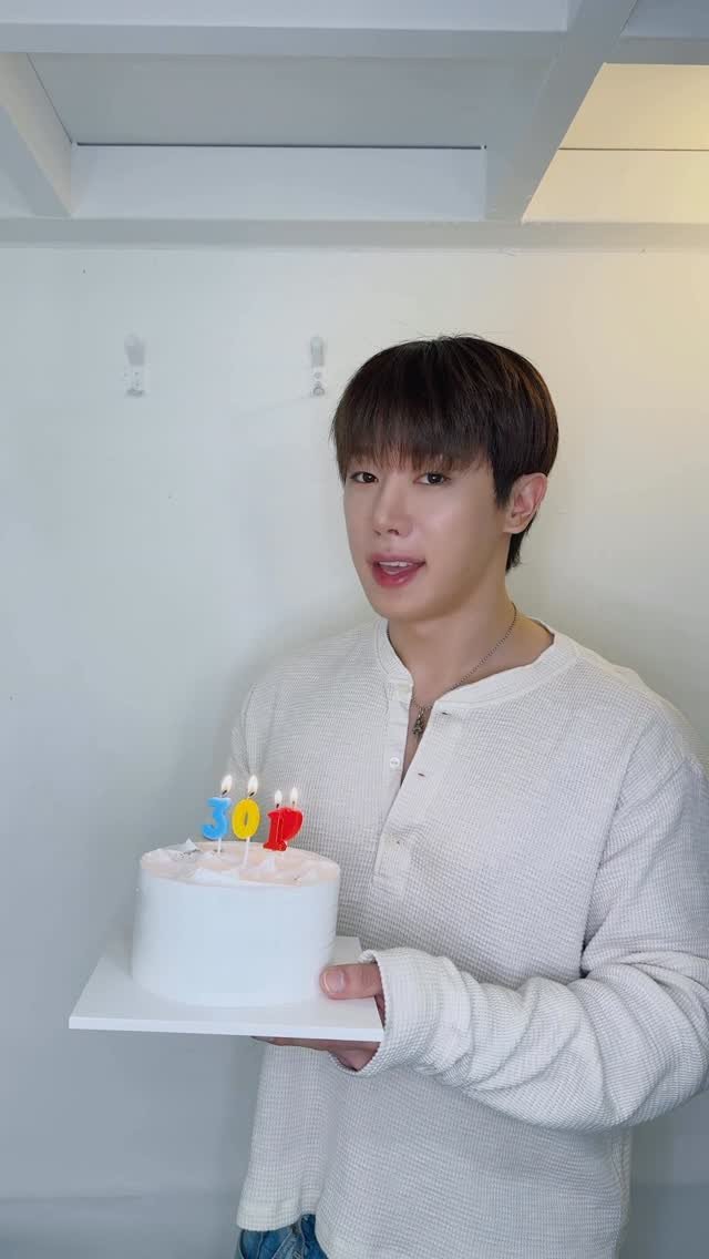 iwonhoyou 게시물 이미지: Happy bitrth day to me🎂

#원호 #WONHO
#원호와_3월의첫페이지를_함께해봄