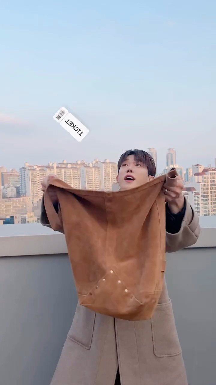 iwonhoyou 게시물 이미지: D-1❕위니들 소지품 췤✔️

#원호 #WONHO
#STAYAWAKE...