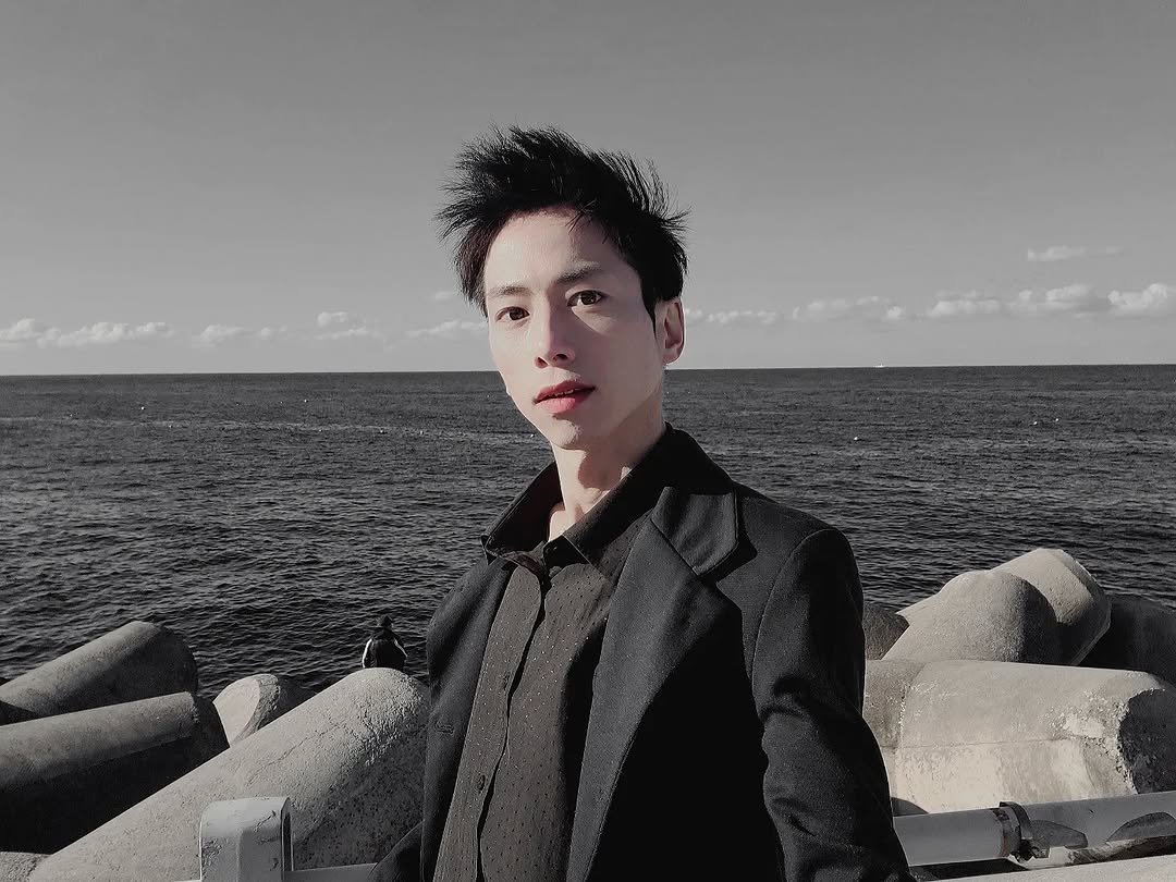 j._.jinhwan 게시물 이미지: 🄷🄰🄿🄿🅈 🄳🄰🅈 . . . 
.
.
.
.
.
.