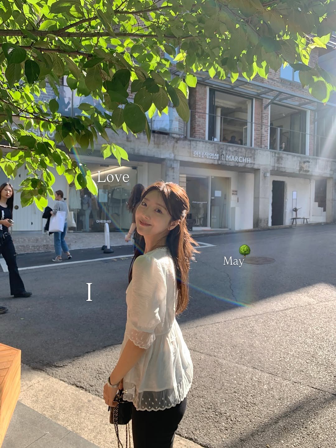 j00eun 게시물 이미지: 5월 제일 좋아 특히 22도 !!🌳🤍🌳🤍