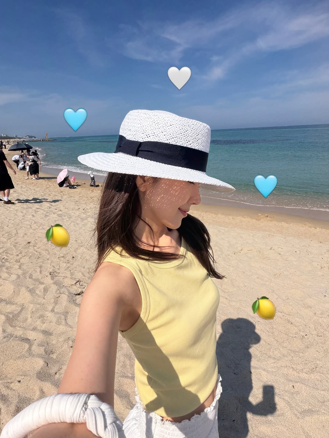 j00eun 게시물 이미지: 강릉을 왔다는 거 여름이 왔다는 거 🌊 그리구 사진마다 캡션 적을 수 있는 거 넘...