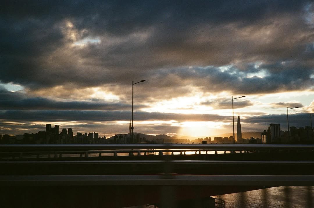 Photo by 원진아 on October 17, 2025. May be an image of bridge.