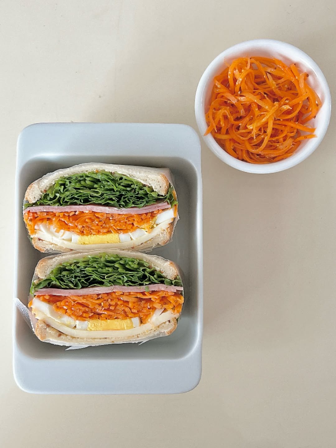 j_diet.table 게시물 이미지: ◡̈ #임산부식단

루꼴라 당근라페 잔뜩 넣고 만들어먹은 샌드위치🥪
오랜만에 간...