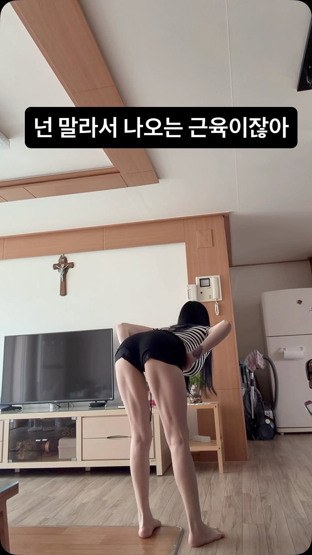 j_zzzi 게시물 이미지: 긁혀서 소심하게 집에서 확인해봄👀
아주 틀린말은 아닌데 아주 맞말도 아닌!
나름...