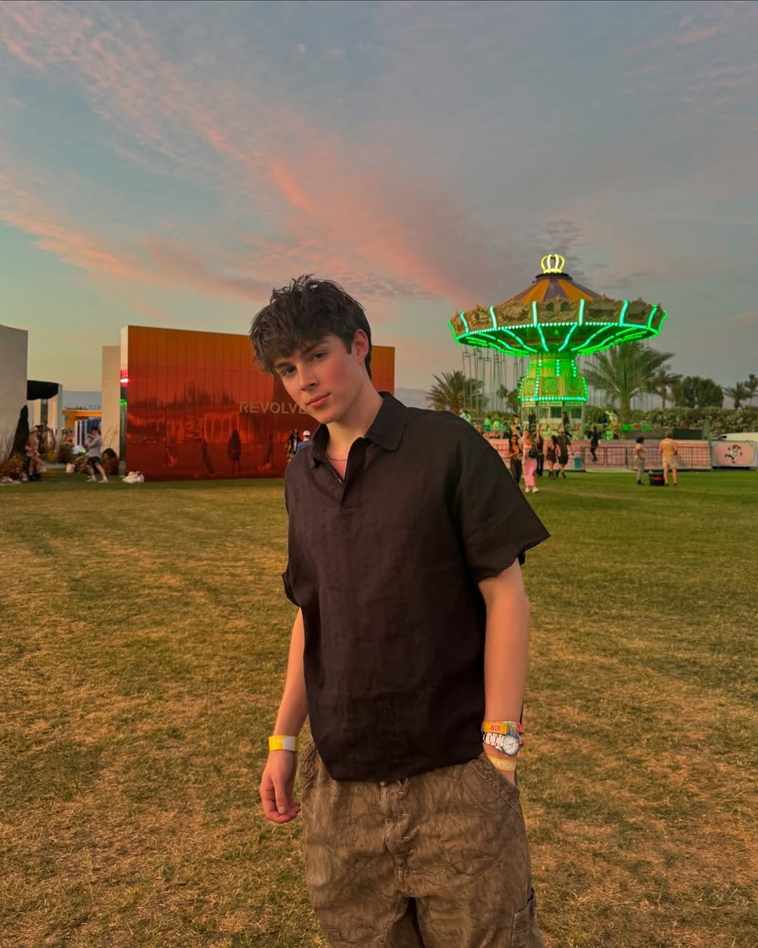 jacksondean 게시물 이미지: @revolve @revolveman #revolvefestival #AD...