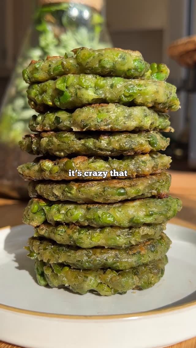 jacobking 게시물 이미지: PEA FRITTERS 🫛 written recipe below 👇🏾 

Peas...
