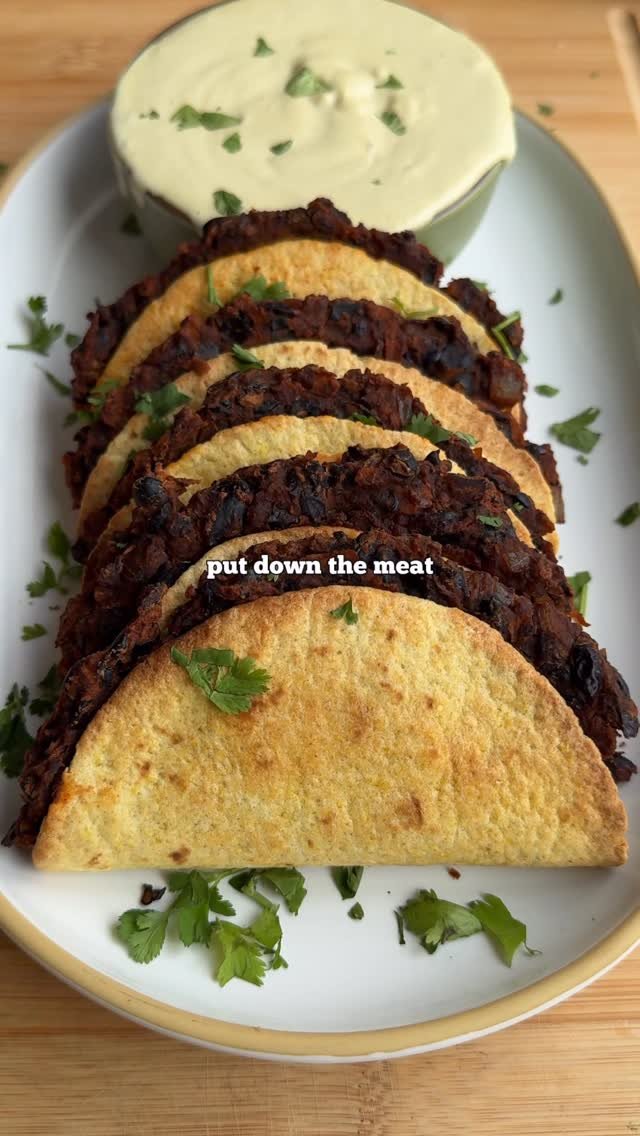 jacobking 게시물 이미지: People confuse needing protein = needing meat...