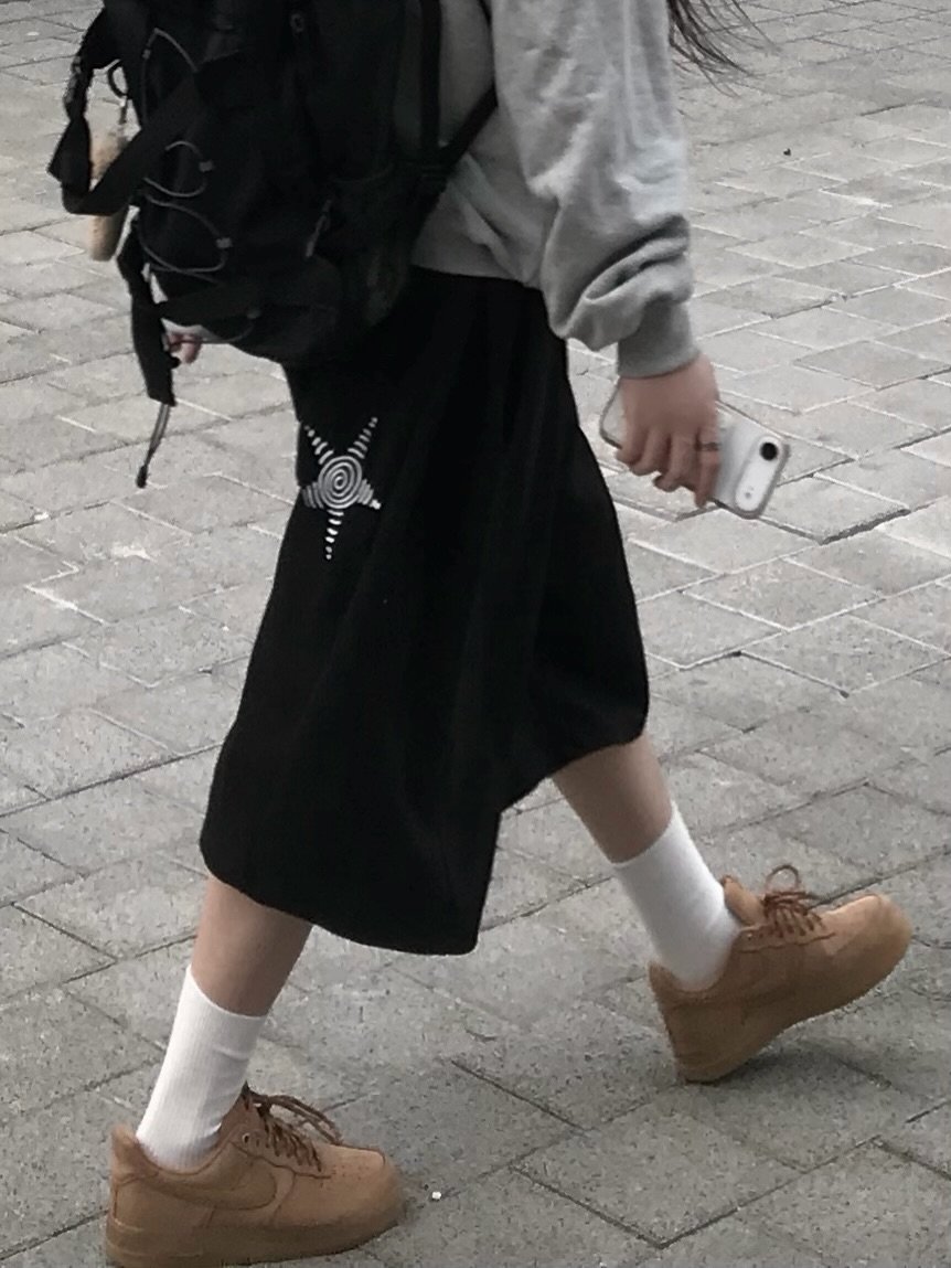 Photo by 재짱 on April 11, 2026. May be an image of drawstring, sweatpants, shorts, parka, street and text.