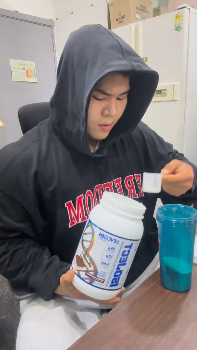 jaehyeon_o4 게시물 이미지: #04 제일 먹고싶었던 😂😂
웨이트후 필수템 웨이프로틴
아이스크림샌드맛...