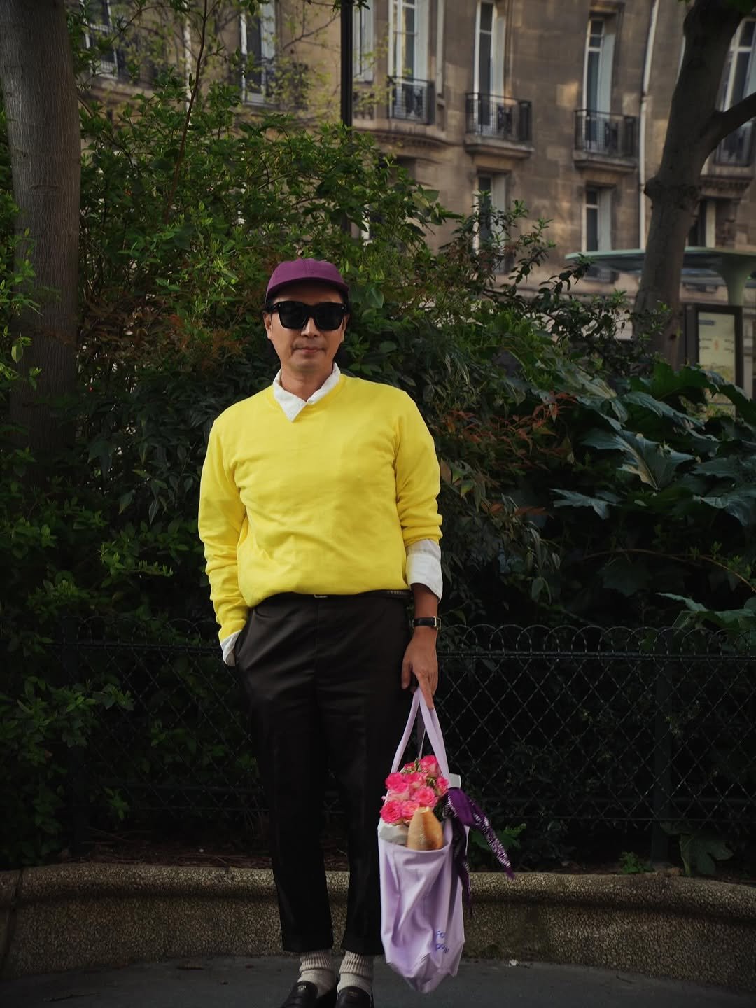 Photo by 정재형 on March 22, 2026. May be an image of umbrella, bowler hat, beret and text.