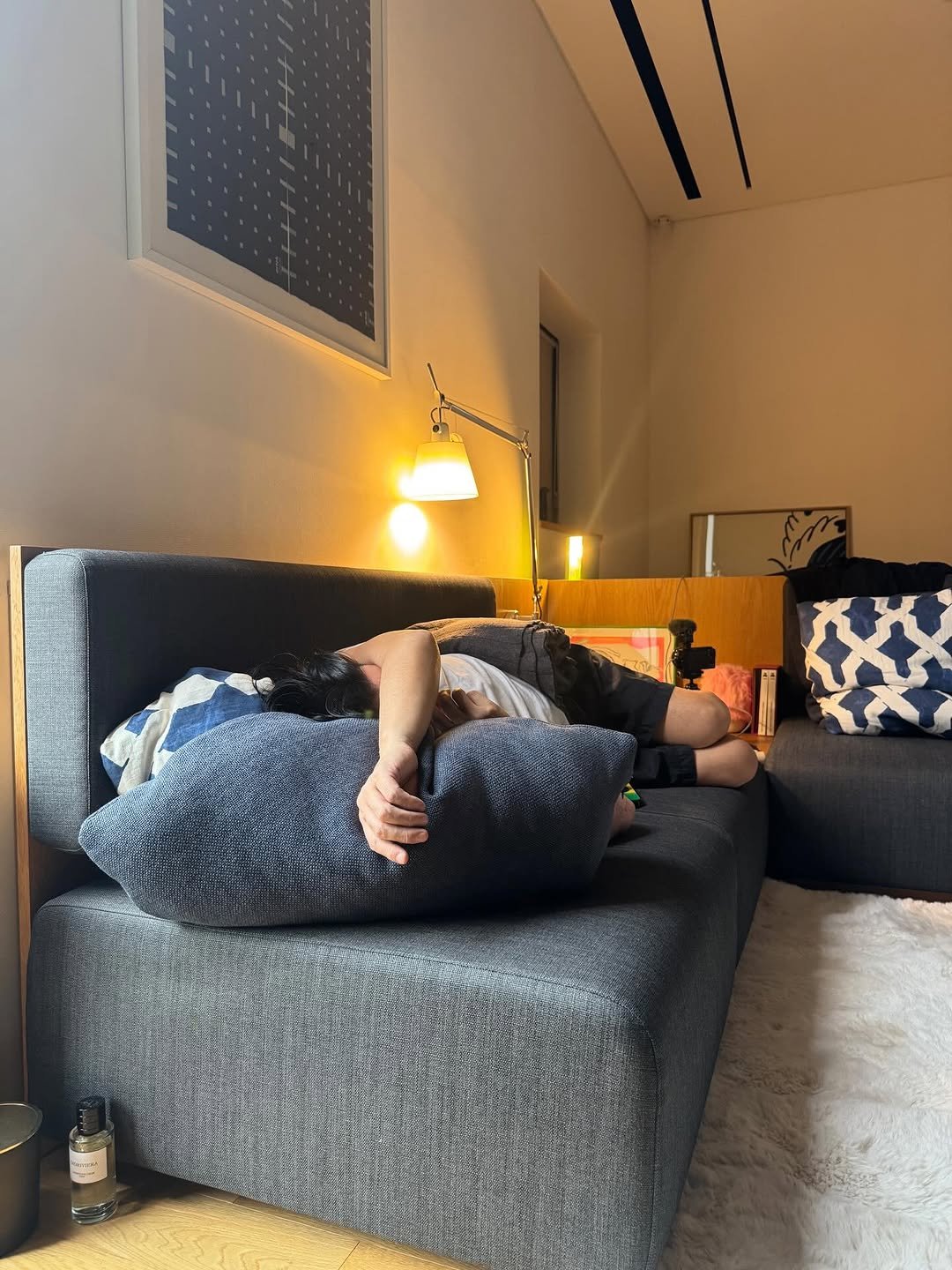 Photo by 정재형 on November 30, 2025. May be an image of beanbag chair, armchair, futon, ottoman, chaise lounge, bedroom, indoors, living room and text.