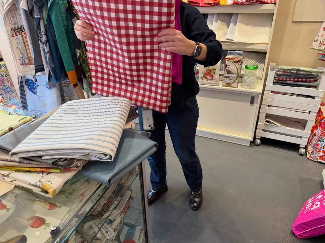 Photo by 정재형 on March 24, 2026. May be an image of clothes iron, quilt and text.