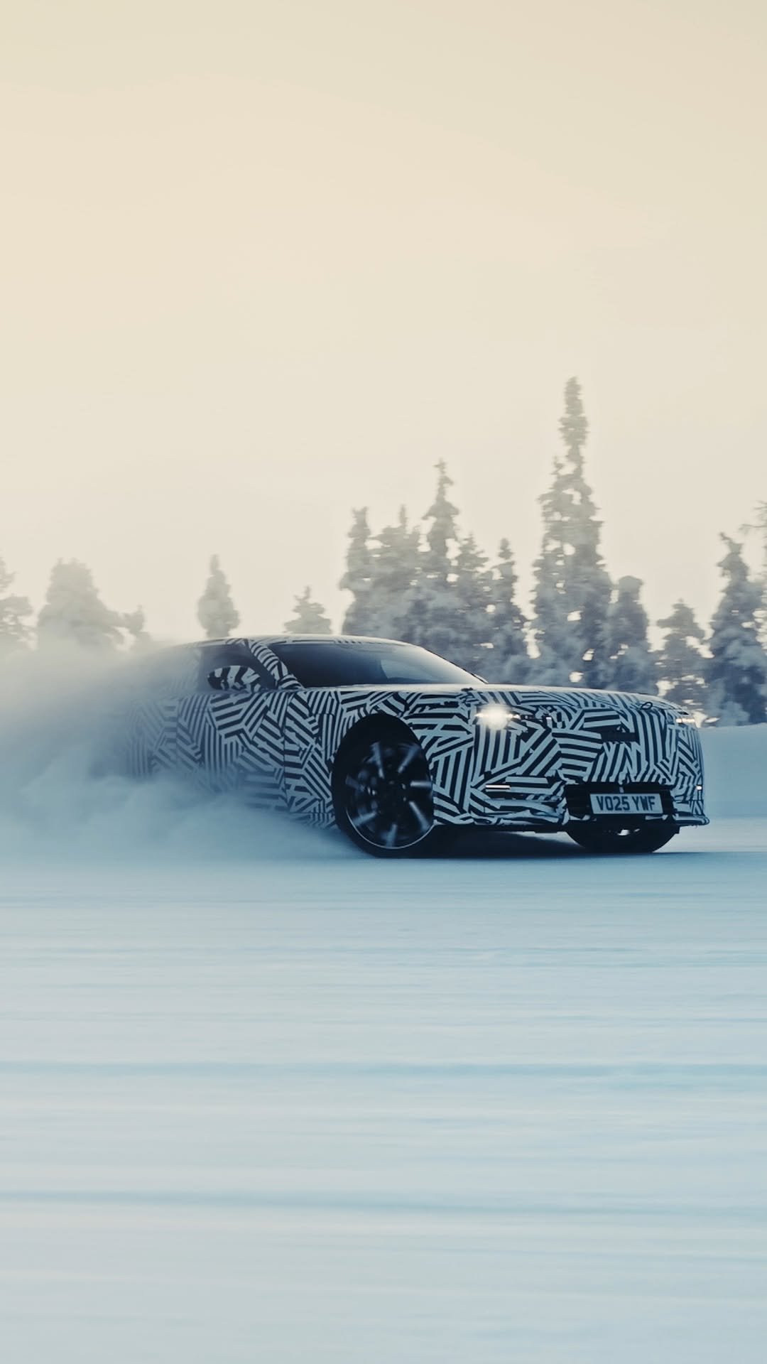 jaguar 게시물 이미지: Bitterly cold. Utterly precise.

The four-door...