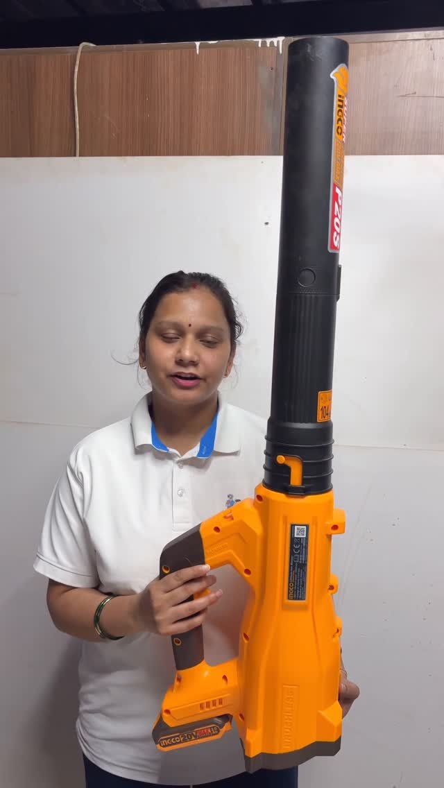 jaihindagriculture 게시물 이미지: World Class Garden Maintains Machine Hedge...