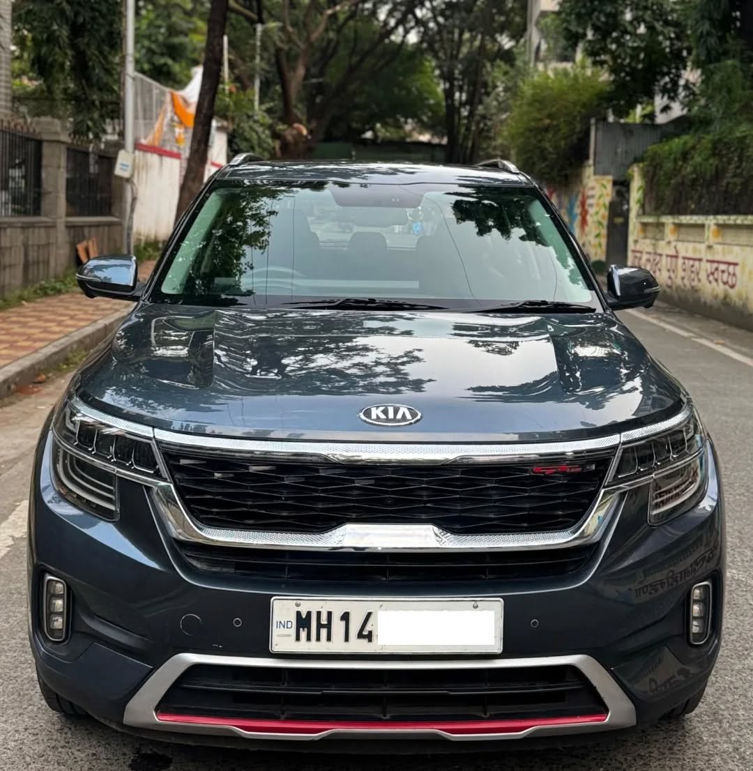 Photo by JAINMOTORS PUNE on January 07, 2026. May be an image of windshield, minivan, sedan and text that says 'CA KIA 製品 IND MH MH14 14'.