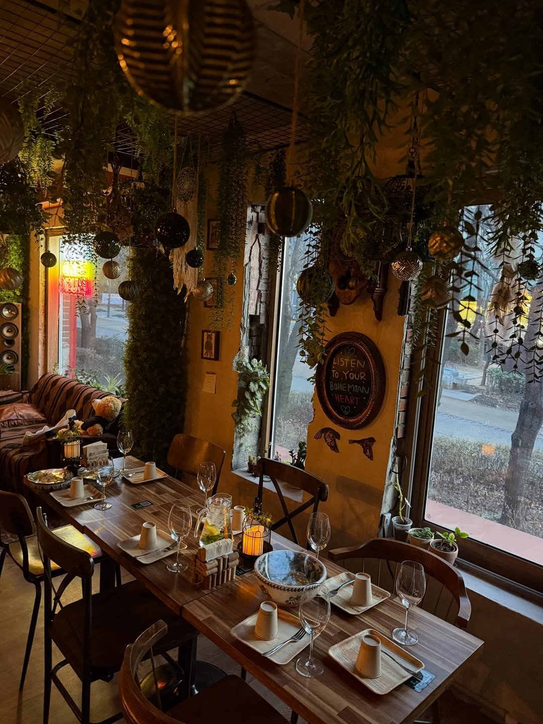 Photo by 자주맘_문주은 삼성생명 GFC on December 22, 2025. May be an image of dining table and text.