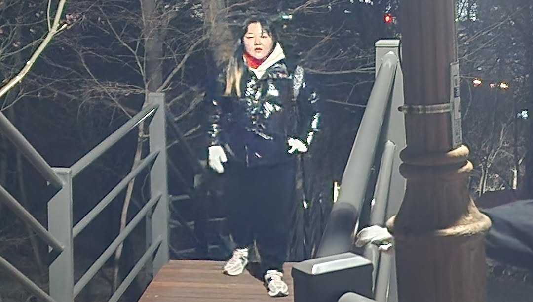 Photo by 잼니 on January 19, 2026. May be an image of parka, night and text.