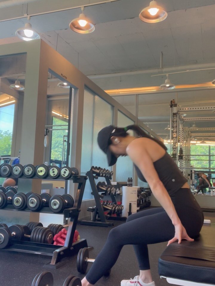 jamonjamon95 게시물 이미지: 13kg 덤벨 두개로 불스스 8-12reps 5set 메인으로 했더니
엉덩이...