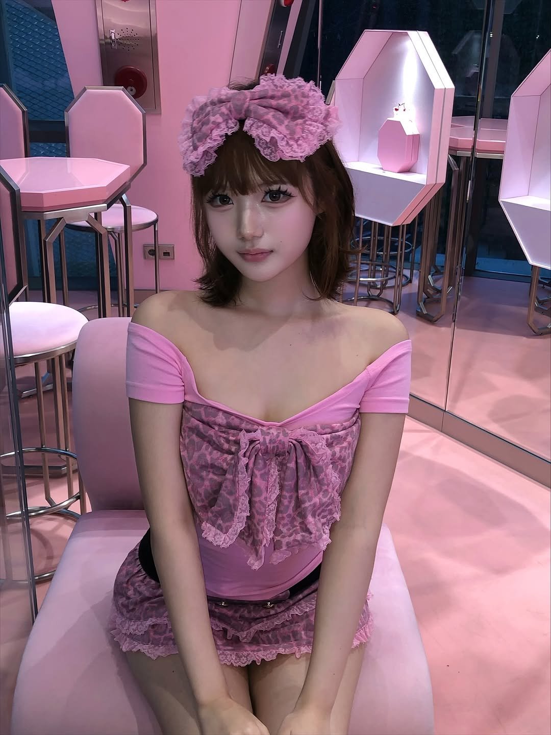 Photo shared by 재인 JANE LEE on September 24, 2025 tagging @babymetalclub_official. May be an image of 1 person, costume and text.
