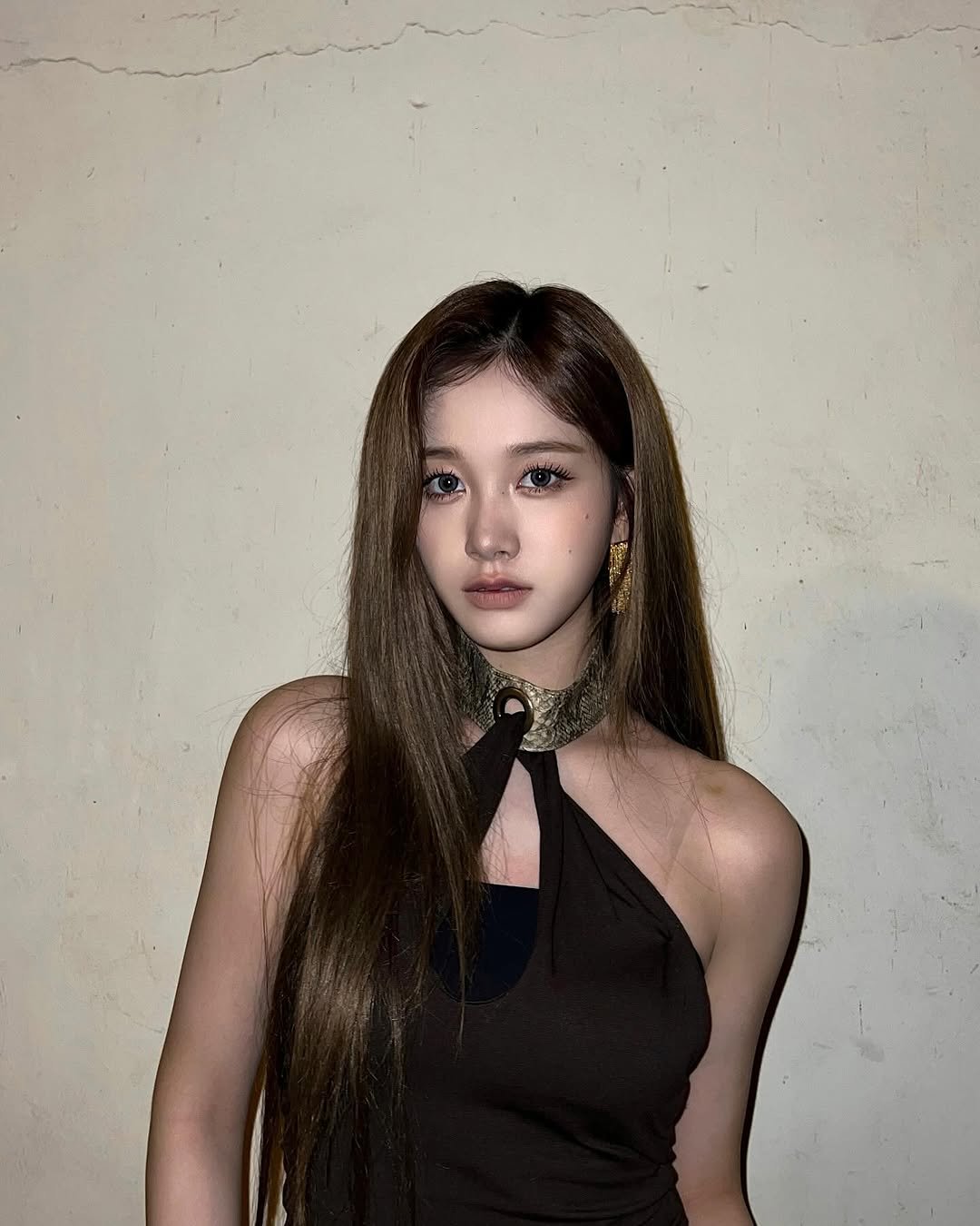 Photo by 재이 on May 20, 2025. May be an image of one or more people and hair.