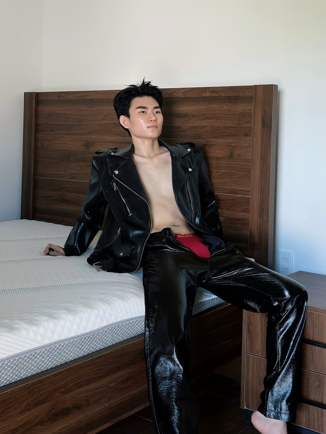 jangtee_nae 게시물 이미지: Leather