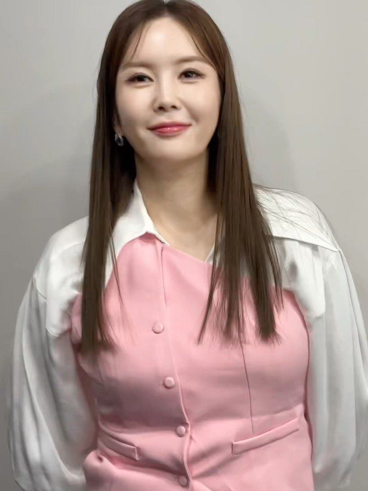 jangyoungran0919 게시물 이미지: 순녹시간12시간👍💕💖(순수녹화시간)

12시간 녹화해도...