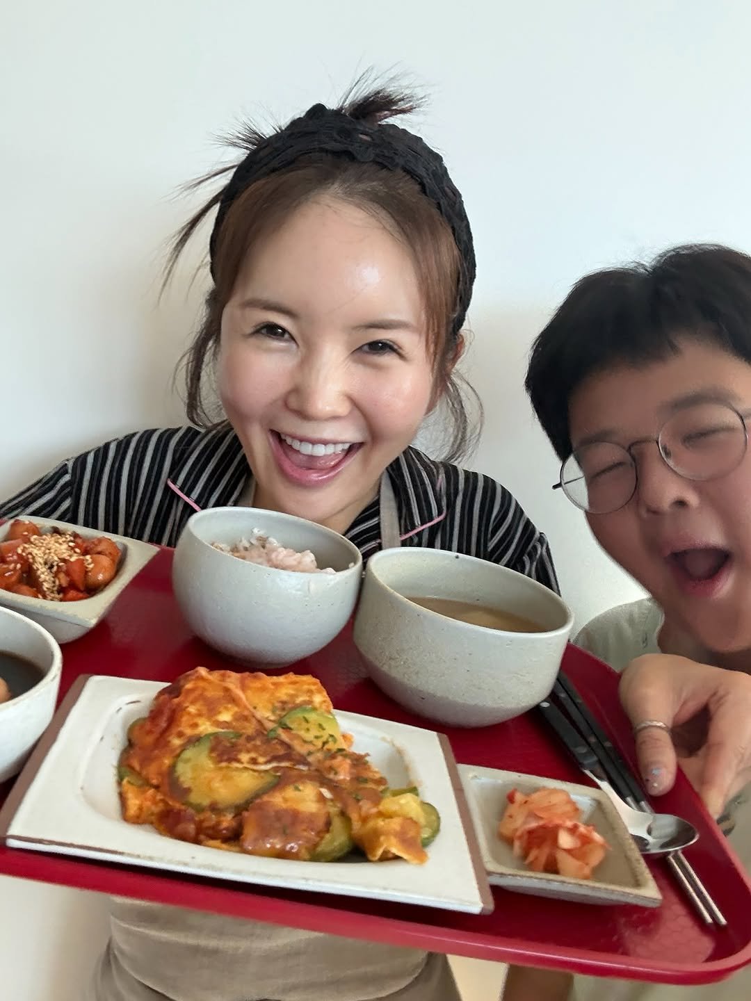 jangyoungran0919 게시물 이미지: 지금 흐르는 이 노랠 ❤️들으며 음식할때 참 행복해요💓❤️#내소소한행복💕 

오늘...