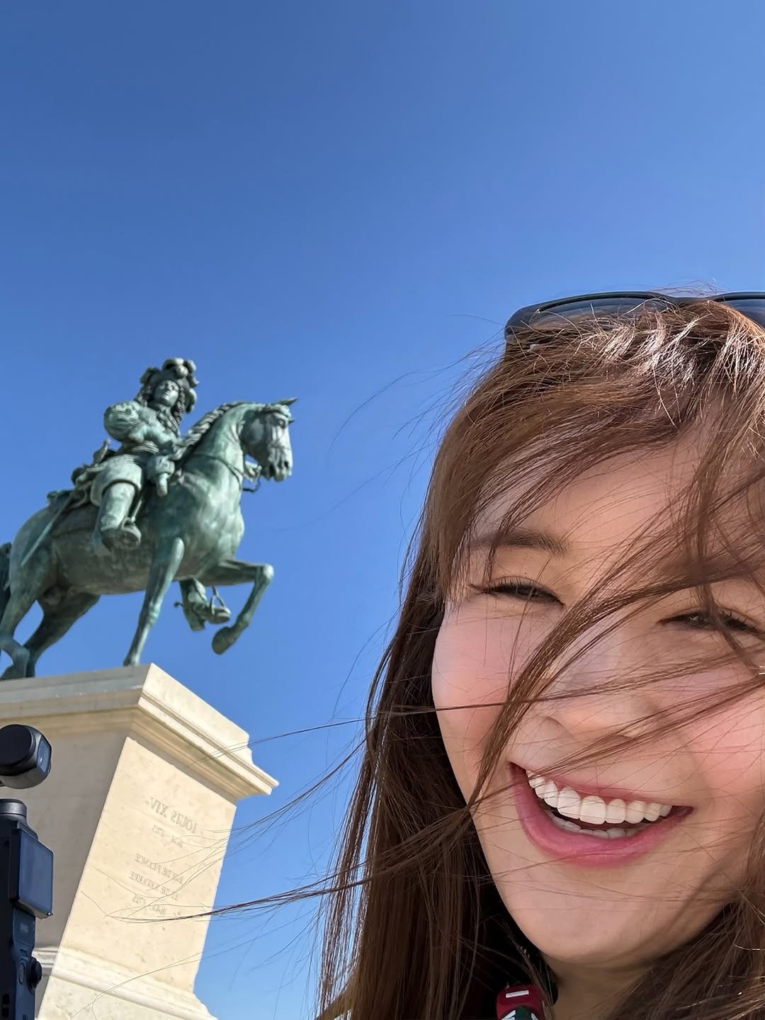 Photo by 방송인 유튜버 사업가💖장영란입니다. on April 21, 2026. May be an image of statue and text.