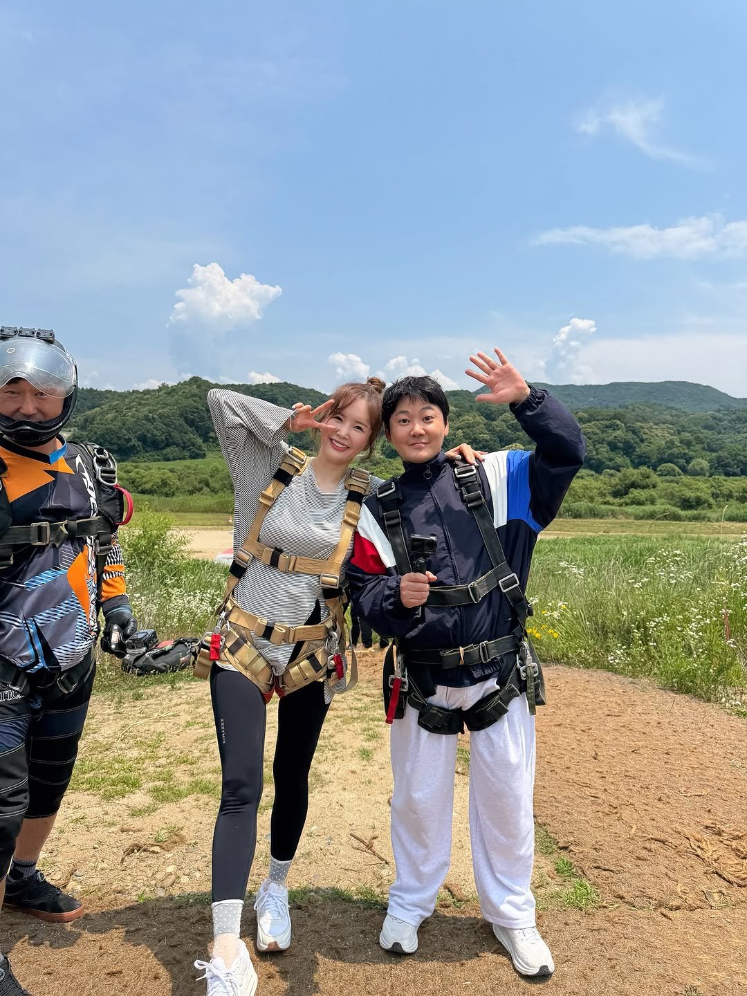 jangyoungran0919 게시물 이미지: 사실 제 버킷리스트중 하나가 
#스카이다이빙✈️ 있었거든요💓💪🏻

너무 떨렸지만 그...