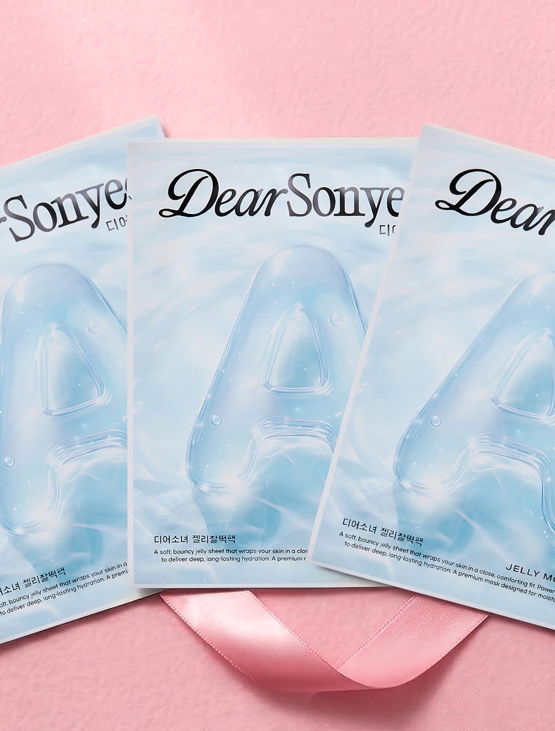 Photo by 방송인 유튜버 사업가💖장영란입니다. on April 16, 2026. May be an image of one or more people, makeup, tea, hand cream, magazine and text.