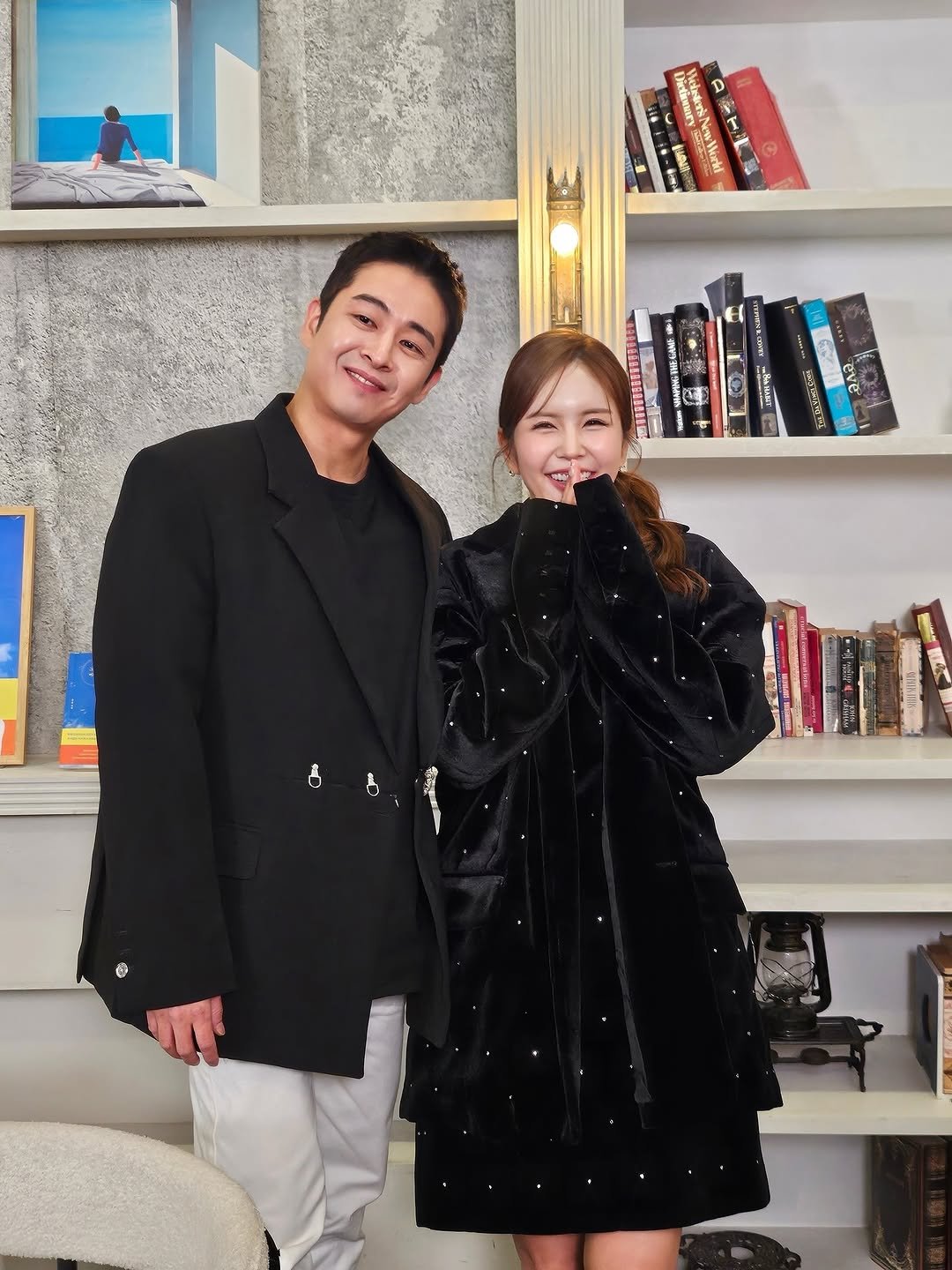 Photo by 방송인 유튜버 사업가💖장영란입니다. on February 06, 2026. May be an image of one or more people, duffle coat, goosedown coat, fur coat, overcoat, blazer, dress and text.