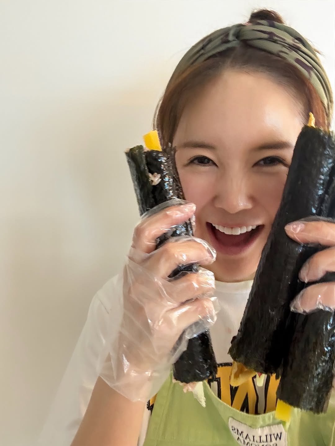 jangyoungran0919 게시물 이미지: #부슬부슬☔️ 

비가 오네요❤️❤️
이럴때 김밥이지😅😂🤣🤣
우리집 저녁메뉴는...