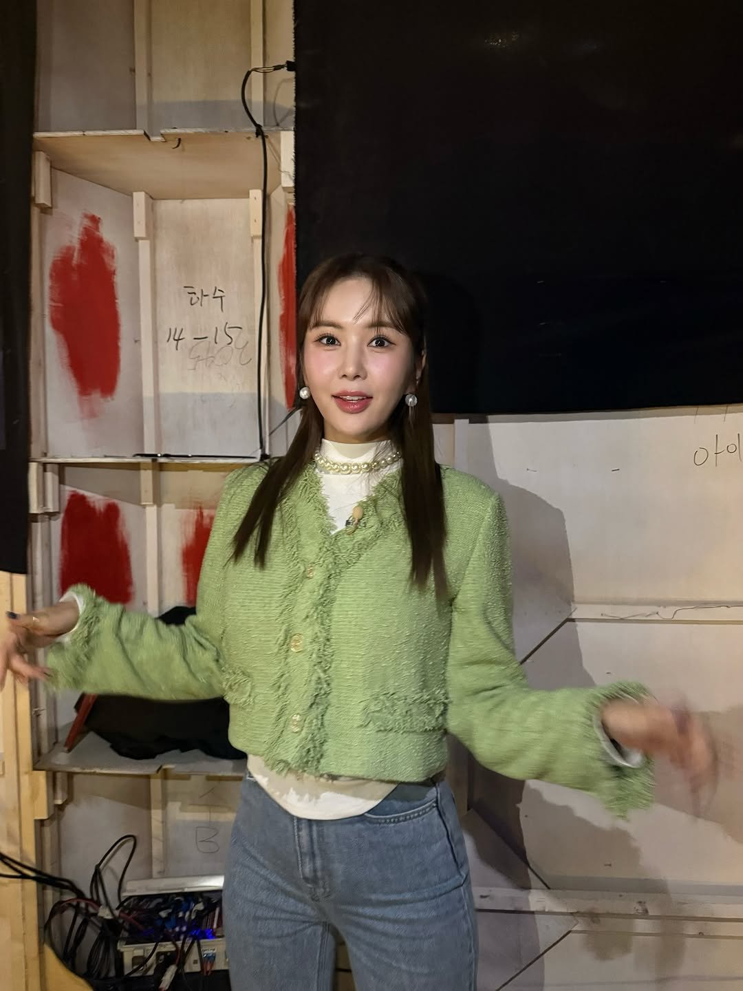 Photo by 방송인 유튜버 사업가💖장영란입니다. on February 07, 2026. May be an image of one or more people, hair, top, parka and text.