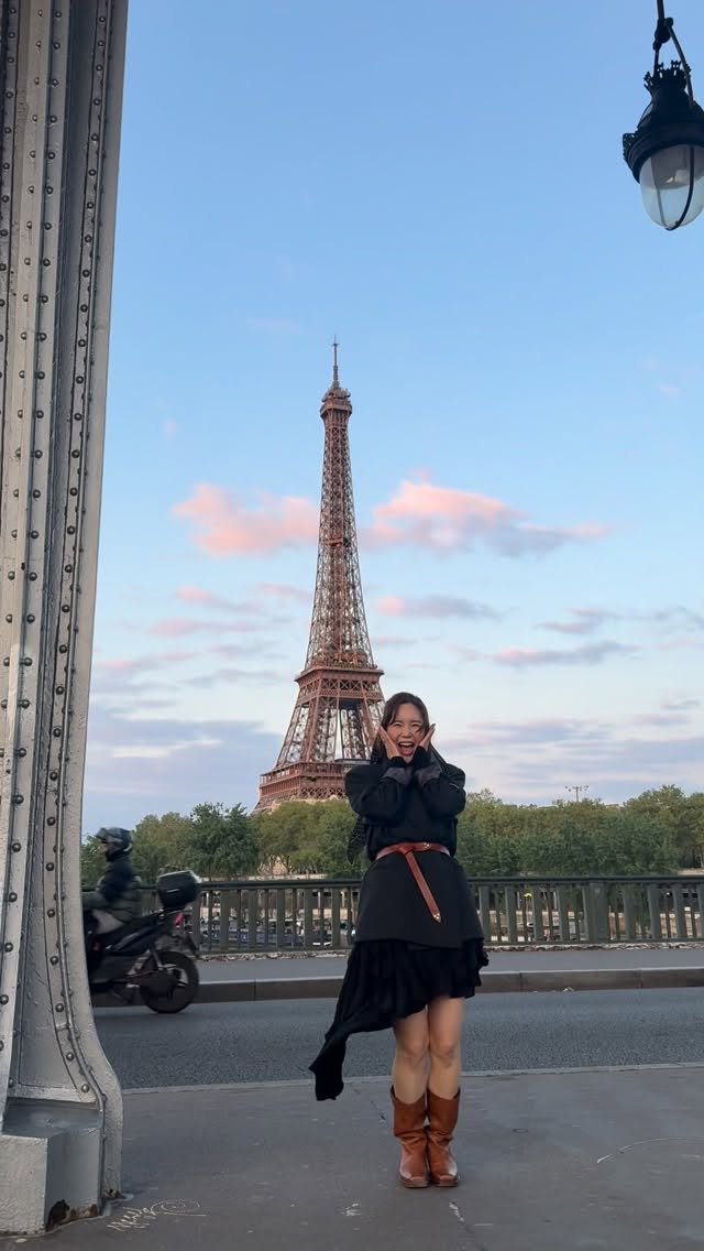 jangyoungran0919 게시물 이미지: 말도 안돼🥹😭

꿈에 그리던 #에펠탑 
와🤭🥹😆😭😭💕
내가 여기에 오다니 

그것도...