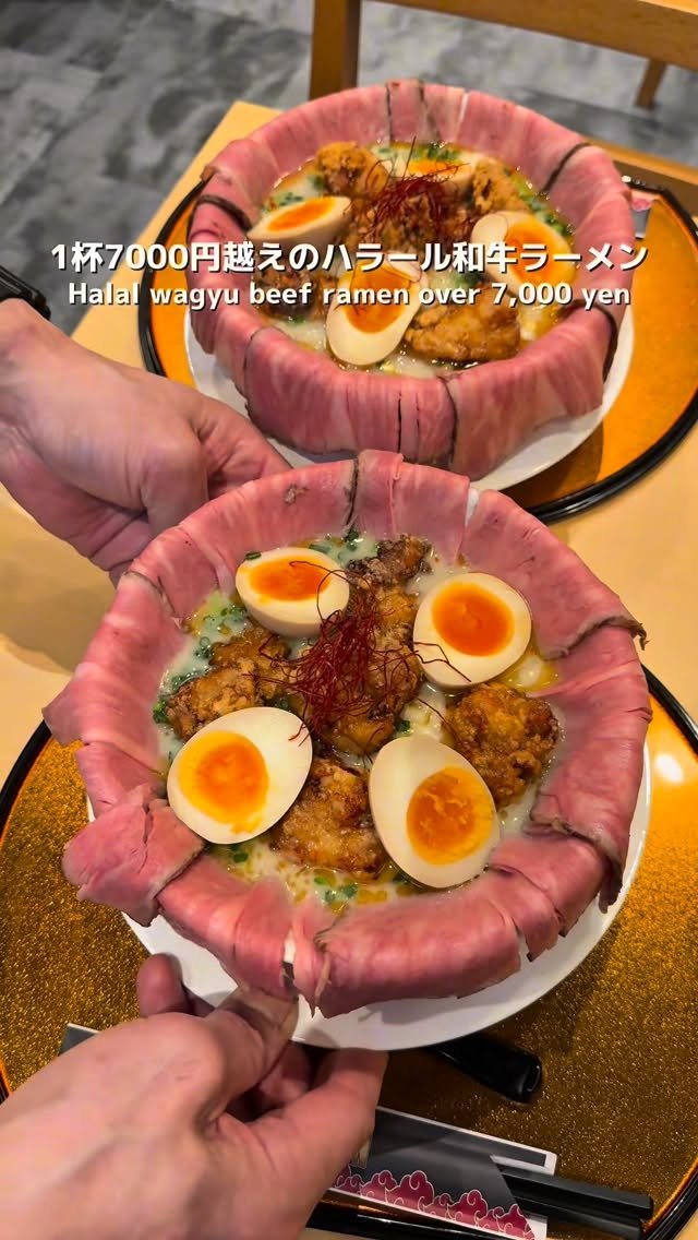 japanese.foods_ 게시물 이미지: 大阪で食べられるハラール和牛を使用したラーメン🍜

一口すすれば、和牛の旨みが静かに広がる。
...